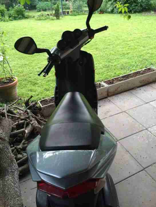 PEUGEOT SPEEDFIGHT 2 - 100 CCM - SILBER METALLIC -