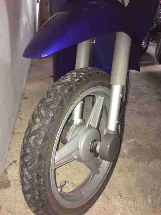 PIAGGIO FREE , VESPA ROLLER , 50 KM/H ZULASSUNG MIT PAPIERE , NEU BEREIFT.