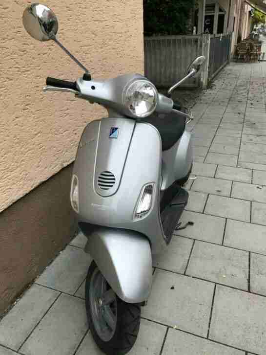 PIAGGIO Vespa LX 50 München!! 50 ccm 2 Takt EZ 2009 silber Motorroller 24.500km
