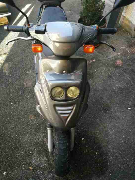 Pegasus Sky 125 Roller mit koffer