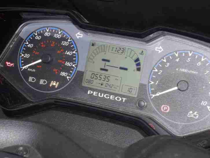 Peugeot Metropolis 400 RS weiss