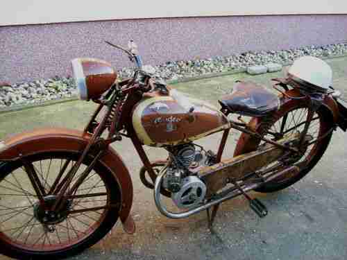 Peugeot Oldtimer Motorrad original mit authentischer Patina
