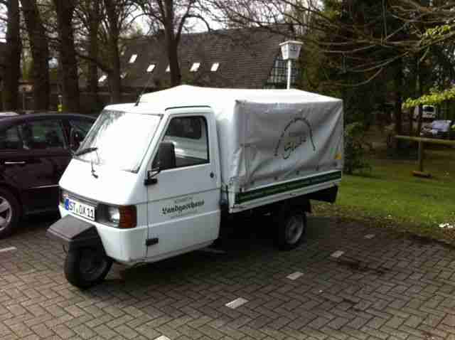 Piaggio Ape TM Benziner Werbeträger Dreirad b.J. 2010