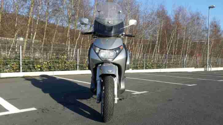 Piaggio Beverly 125 GT / EZ:2003 / 8.000 KM / Koffer / Scheckheft !!