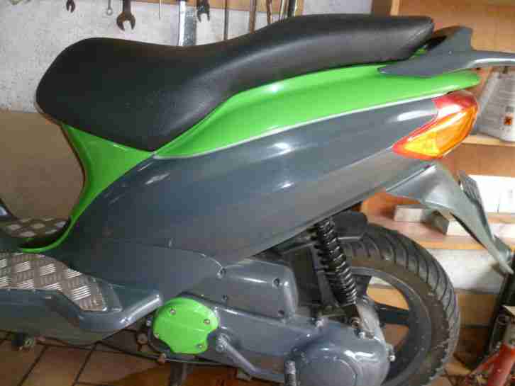 Piaggio Diesis Roller, 49 ccm, 3 kw, 45 km/h, EZ. 03.2001
