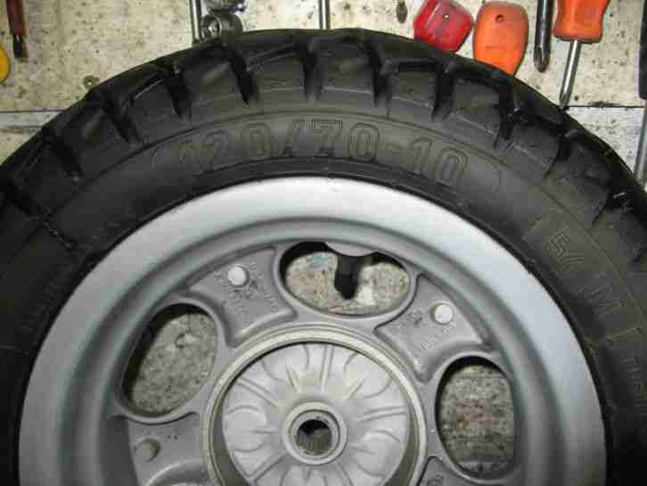 Piaggio ET2 Hinterrad mit Reifen