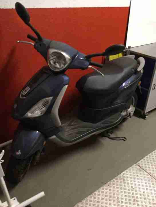 Piaggio FLY Roller 50 ccm