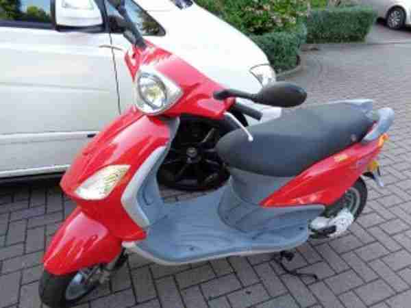 Piaggio Fly 50 4T BJ.2006 7.900KM 45Km/h 1.88m lang für große Leute gepfegt Top!