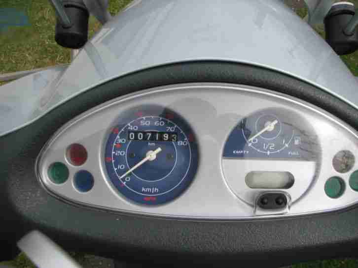 Piaggio Fly 50 Roller Motorroller TOP .