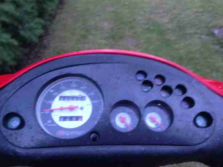 Piaggio Gilera Runner Markenroller 6500 km Top Zustand Neupreis 2800€