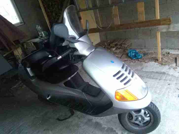 Piaggio Hexagon 125