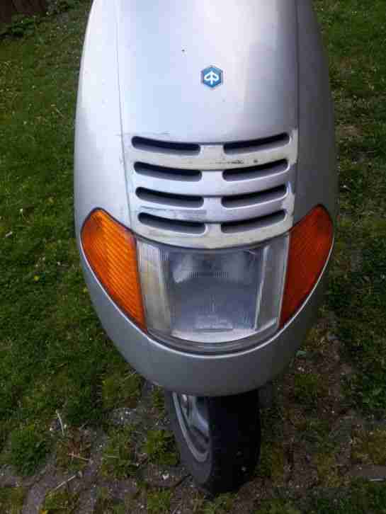 Piaggio Hexagon 125, 30t km (fahrbereit aber defekt, Tüv bis 10/2015)