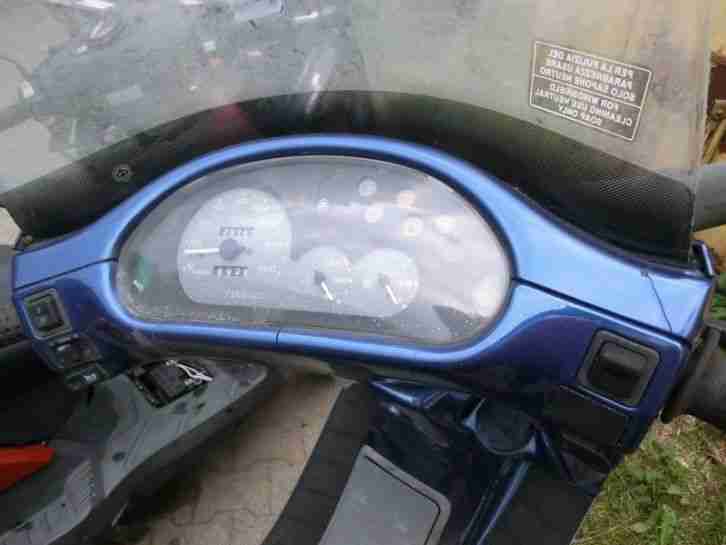 Piaggio Hexagon 125 an Bastler