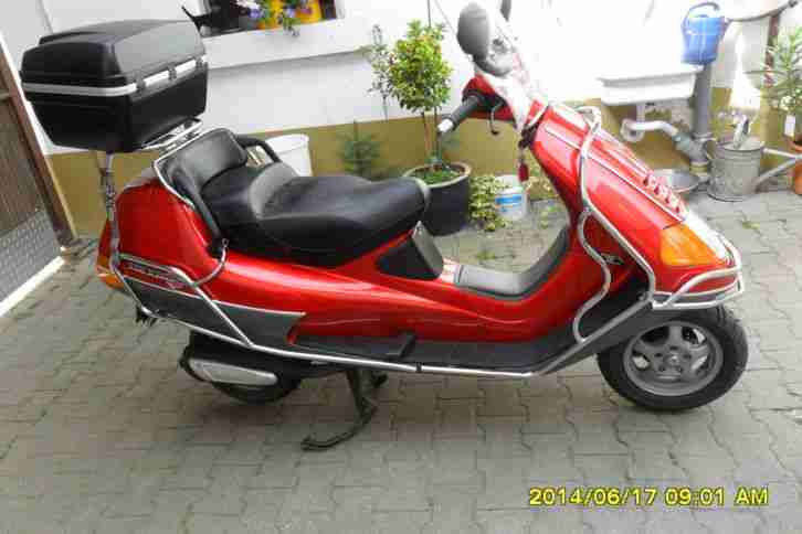 Piaggio Hexagon 125 in einem top zustand mit verstärtem Fahrwerk TÜV 8/2015