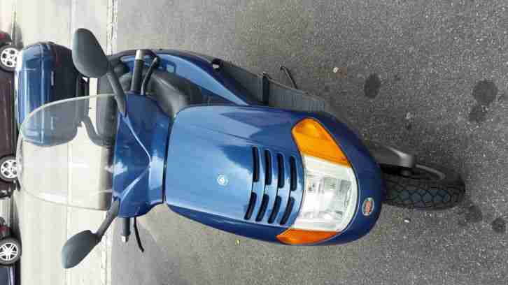 Piaggio Hexagon 150ccm in blau