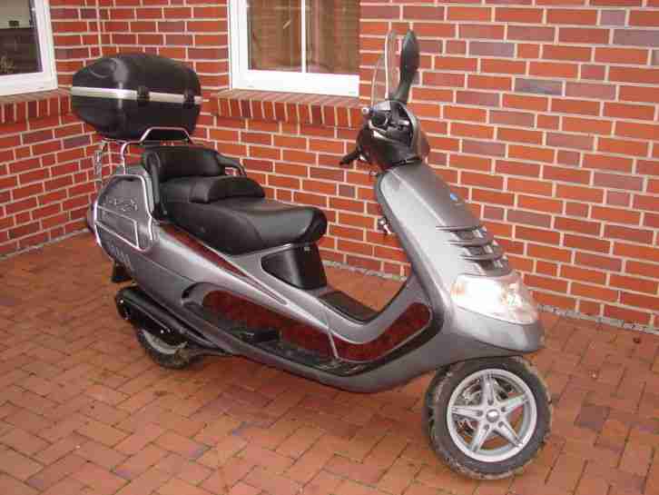 Piaggio Hexagon LX 125 ZAM05 seit 2009 abgemeldet, 2 takter, Wurzelholz, Topcase