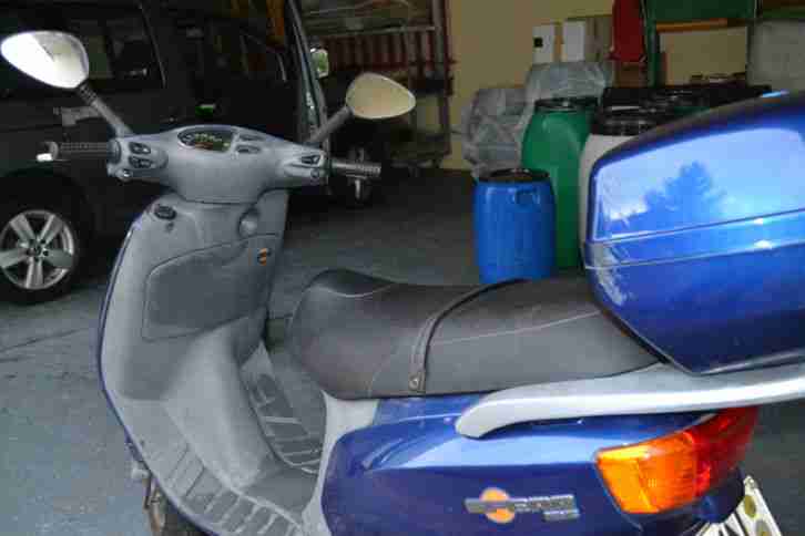 Piaggio MO1 125 ccm Roller blau 6241 km