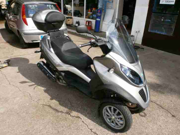 Piaggio MP 3 400 i.e. LT Touring mit Autofuehrerschein 4500 KM !!!