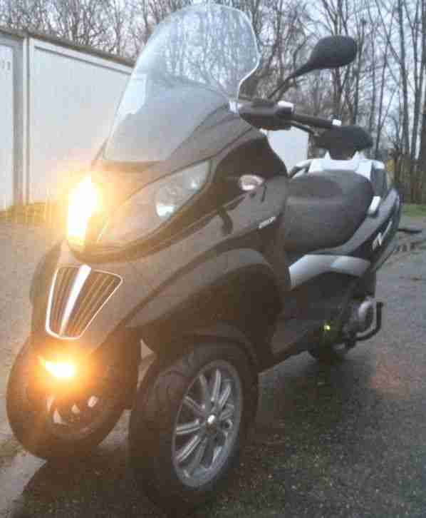 Piaggio MP3 250