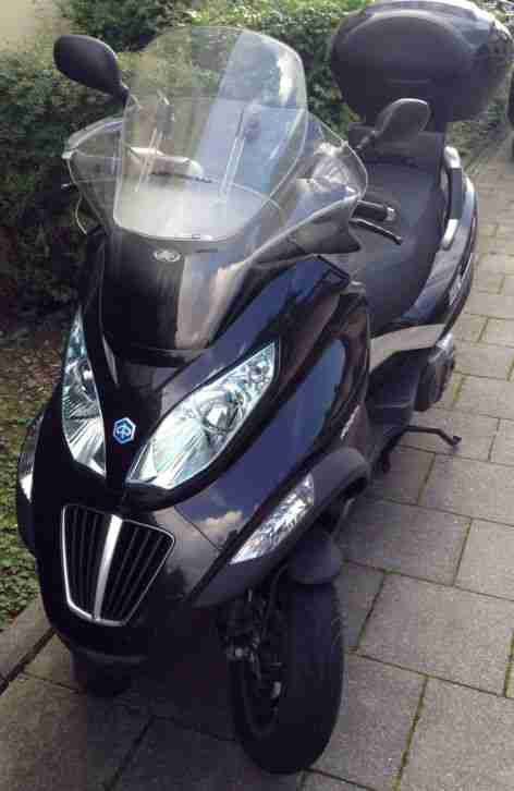 Piaggio MP3, 400 - L3e - M59 - EZ Dez. 2010, 33 PS, Schwarzmetallic