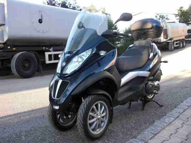 Piaggio MP3 400 LT, dunkelblau, mit Koffer. Top Zustand.