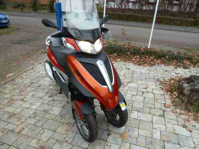 Piaggio MP3 Yourban 300 i.e. Reifen/ TÜV neu, EZ/15, PKW Führerschein zugelassen