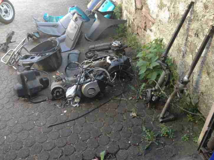 Piaggio Nsl mit divers Teilen