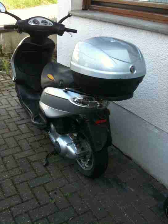 Piaggio Roller 125