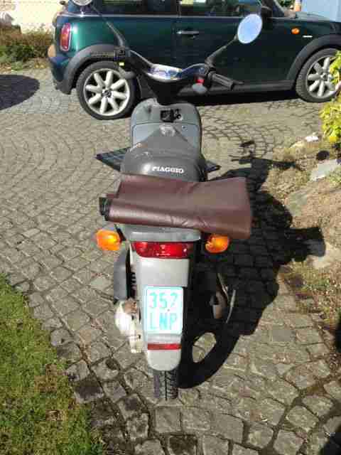 Piaggio Roller Free 25 in schwarz mit Papieren