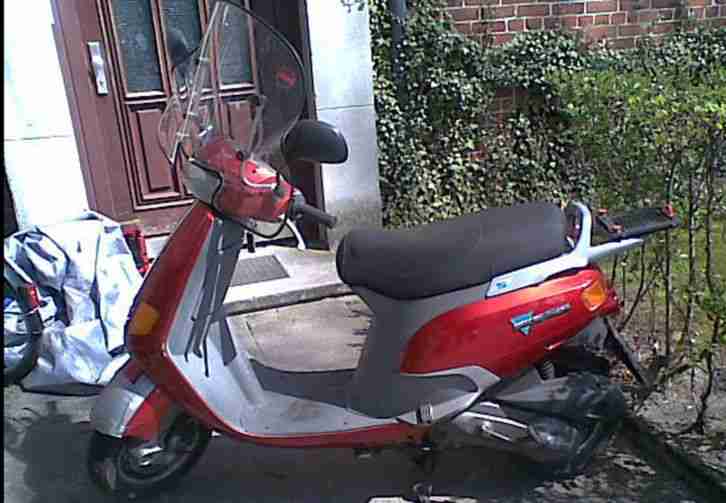 Piaggio Roller SKR 125 (Leichtkraftrad) 124ccm 9,6kw