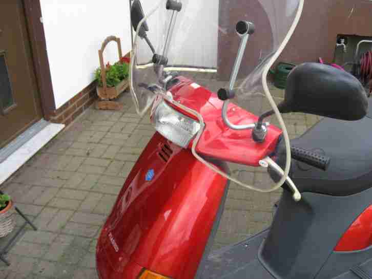 Piaggio SKR 125