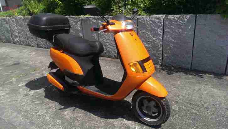 Piaggio SKR 125