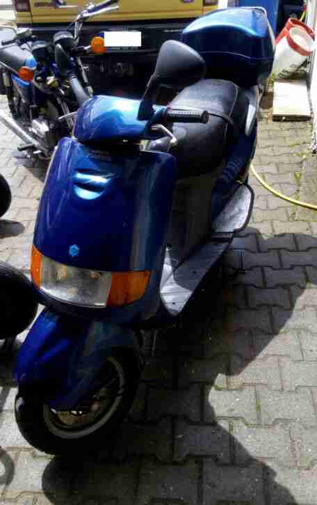 Piaggio Sfera 125, TopCase, neuer Hinterreifen, Gelbatterie