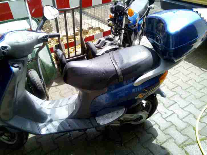 Piaggio Sfera 125, TopCase, neuer Hinterreifen, Gelbatterie