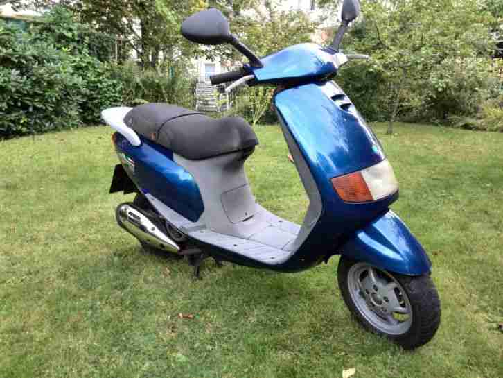 Piaggio Sfera RST 125 4-takt Roller 125ccm M01 ohne TÜV