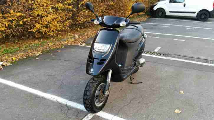 Piaggio TPH 50 Roller Scooter