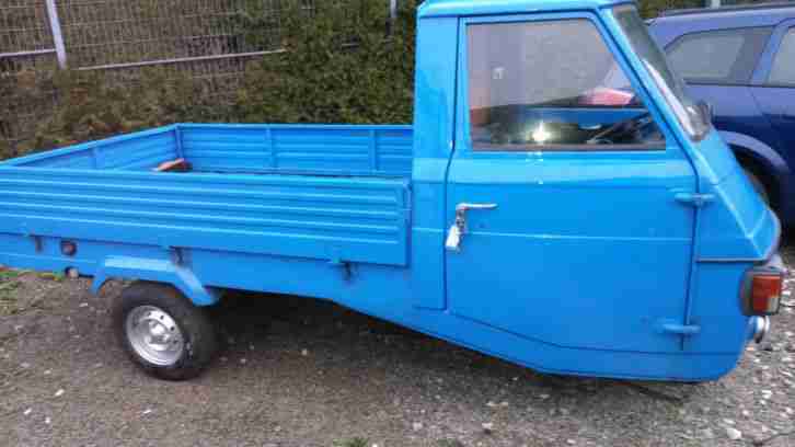 Piaggio Vespa Car