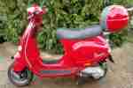 Vespa ET4 125 Scooter, Red. Running