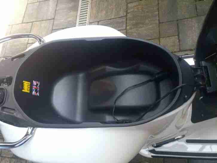 Piaggio Vespa GTS 300 ie Neuwertiger zustand