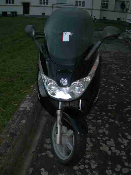 Piaggio X8 - 125ccm - Bj 3/2004 - TÜV 04/2016 - Km-Stand 42913