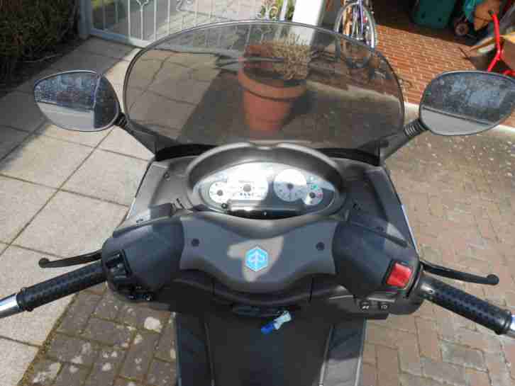 Piaggio X8, 125er, 11KW (15PS), HU neu (04/2017)