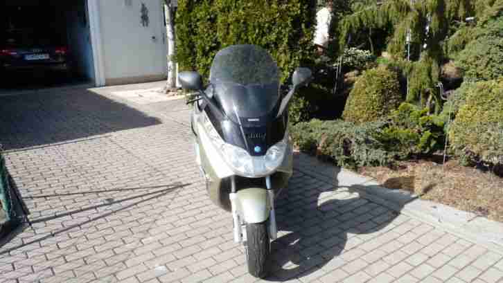 Piaggio X8 200