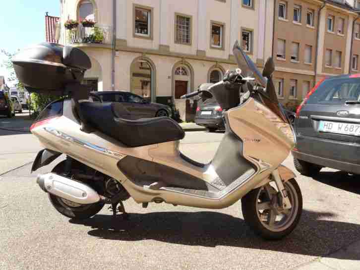 Piaggio X8 200ccm 19 PS Motorroller