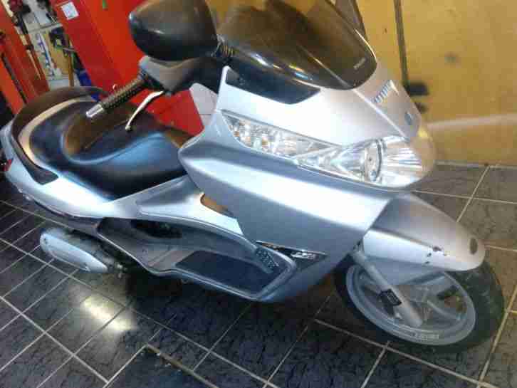 Piaggio X8 250
