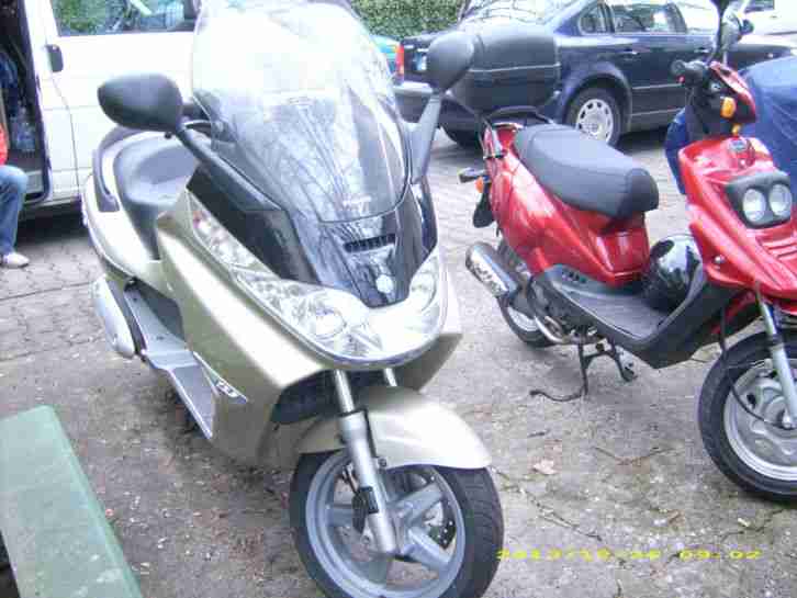 Piaggio X8 Motorroller 125cc