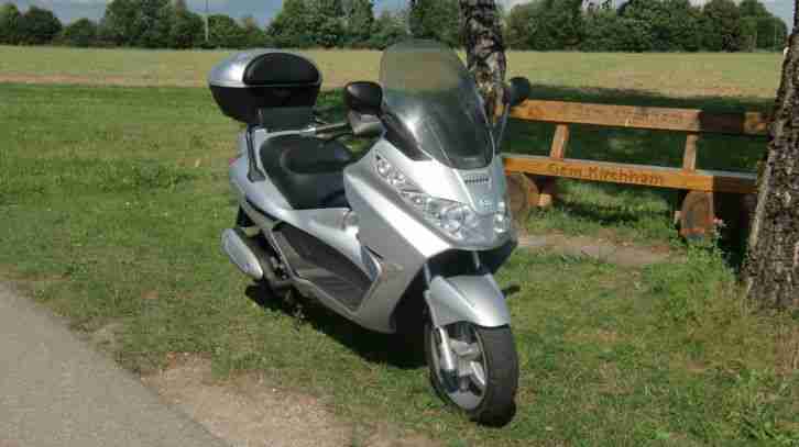 Piaggio X8 ie Motorroller M36 Farbe Anthrazit Smoky 731 mit Original Top-Case
