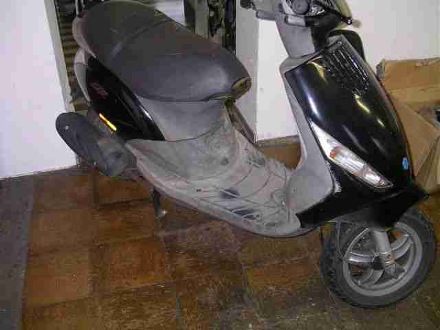 Piaggio Zip 50 4takt 2006 Tachostand 22000