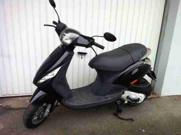 Piaggio Zip2 Roller schwarz 4T sehr guter Zustand - fahrbereit- Funktion ist Top