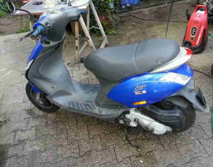 Piaggio zip roller 50 cc 4 t mit 25 papiere