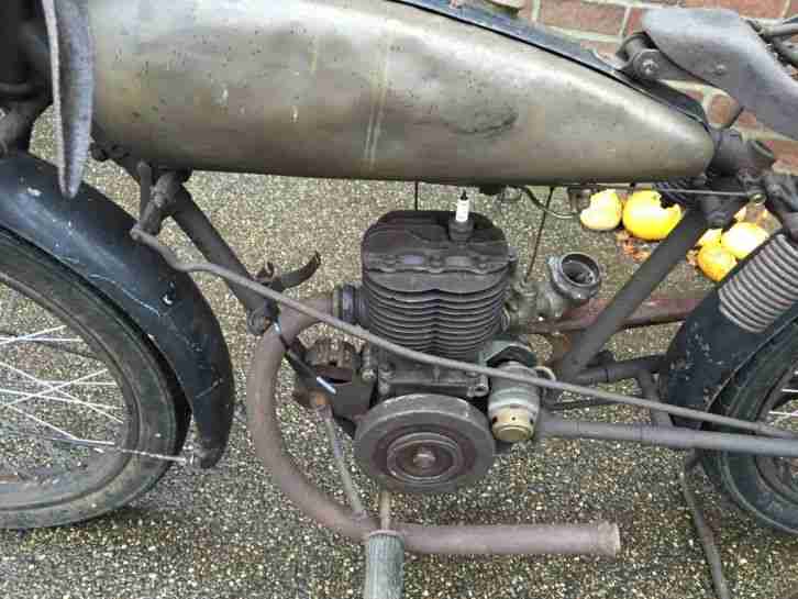 Puch Z220 baujahr 1922 noch mit den kupfertank zum restaurieren